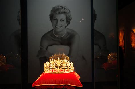 Princess Diana exhibit makes final stop in Cincinnati | WVXU