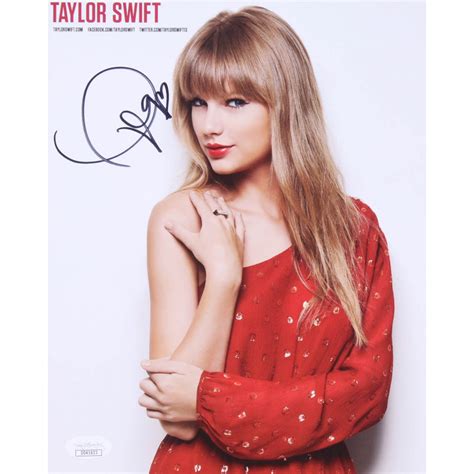 Taylor Swift Signed 8x10 Photo (JSA COA) | Pristine Auction