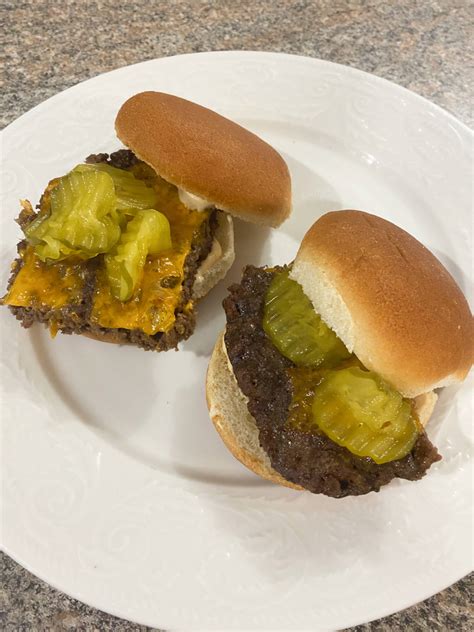 Mini Cheeseburger Sliders - Freshly Homecooked