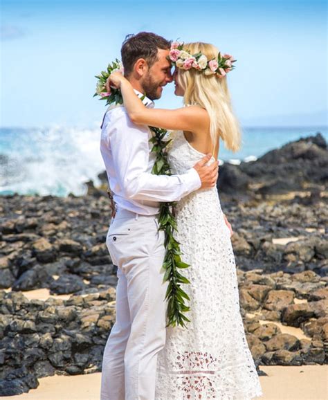 Hawaiian Wedding Traditions - Ancient Hawaiian Weddings