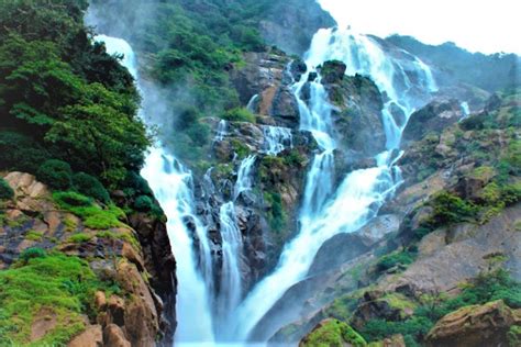 Magnificence Dudhsagar Waterfall That Never Miss out in Goa