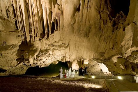 Oman’s underground playgrounds - Lonely Planet