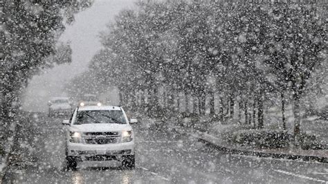 Los Angeles snow storm: Thousands still without power | CTV News