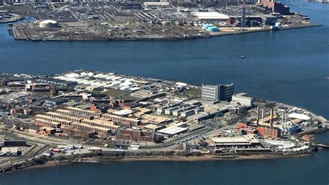 New York's infamous Rikers Island jail is to close - BBC News