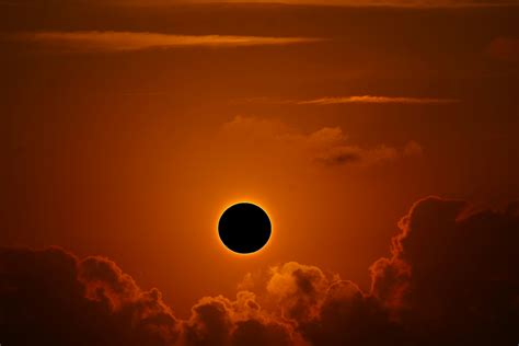 Solar eclipse April 2023: How to see stunning rare ‘hybrid’ event tonight - BBC Science Focus ...