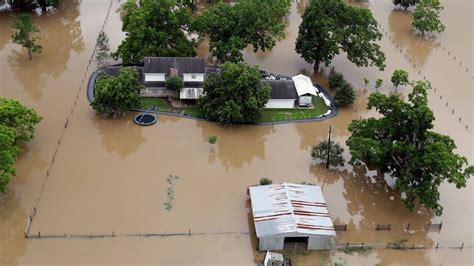 Rains slow, but flooding still threatens part of Texas | Fox News