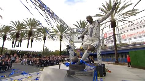 David Beckham Statue La Galaxy - leadsgenerationmarketing