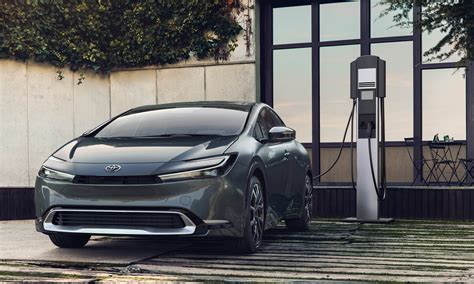 Toyota's 2023 Prius Prime plug-in hybrid gets extended range and a ...