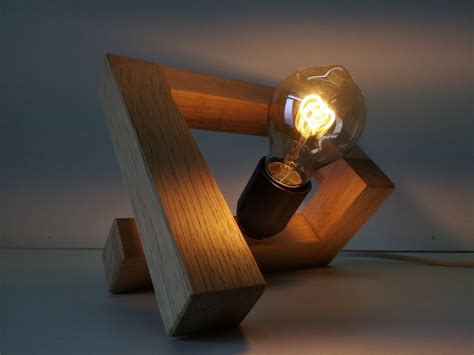 Lampe design en chêne par JéTo Woods Work sur L'Air du Bois