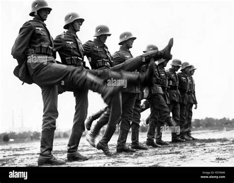 German soldiers during a training Stock Photo - Alamy