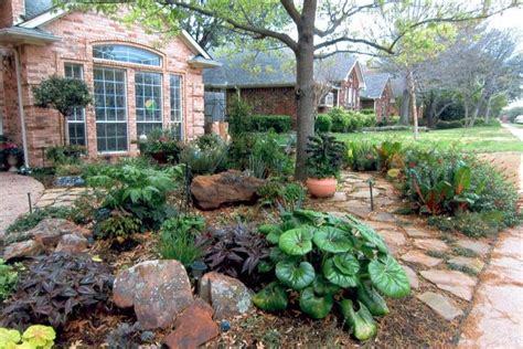 35 Popular Xeriscape Landscape Ideas For Your Front Yard - MAGZHOUSE