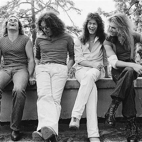 Van Halen Photoshoot At The ROTH ESTATE In PASADENA c.1978. | Musik, Geiles leben, Streetart