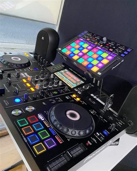 Pin by Rafael M. on Dj setups | Dj setup, Edm aesthetic, Music studio room