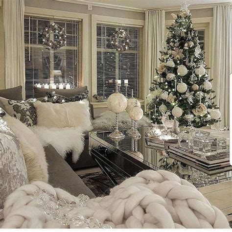 Christmas season #whitelivingroom | Christmas living rooms, White ...