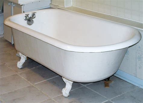 File:Clawfoot bathtub.jpg - Wikimedia Commons