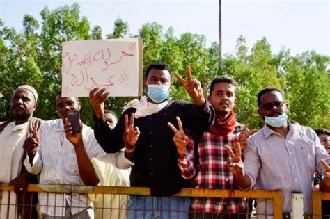 How we are failing to cover the Sudan protests - Global Reporting Centre