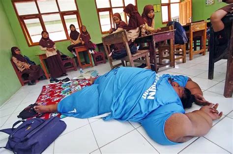 World's fattest boy, 10, goes back to school after shedding some of his ...