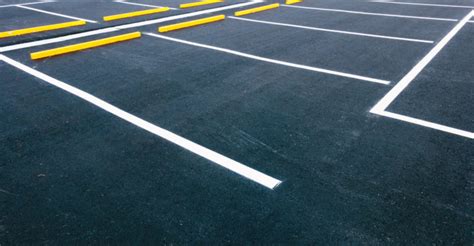 How Can an Unkempt Parking Lot Deter Customers? - Arnold Asphalt