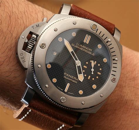 Panerai Luminor Submersible Left-Handed Titanio PAM569 Watch Hands-On ...