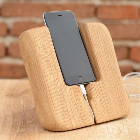 Da Oak Wood Square Smart Phone Stand in 2024 | Iphone ladestation, Iphone 6, Iphone