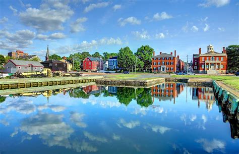 Massachusetts: Salem - DenisTangneyJr/iStock via Getty Images Plus ...