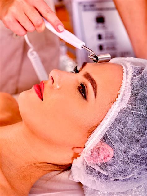 Galvanic Facial Treatment in Marbella - Clinica Estetica Contur