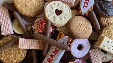 18 Popular British Biscuits, Ranked