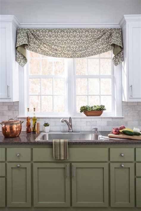 Pin by Lisa Adams on Window treatments | Kitchen window valances ...