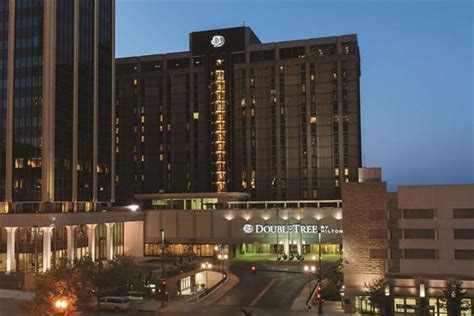 DoubleTree by Hilton Hotel Omaha Downtown - Omaha, NE - Wedding Venue