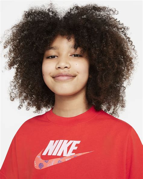 Nike Sportswear Older Kids' (Girls') T-Shirt. Nike AE