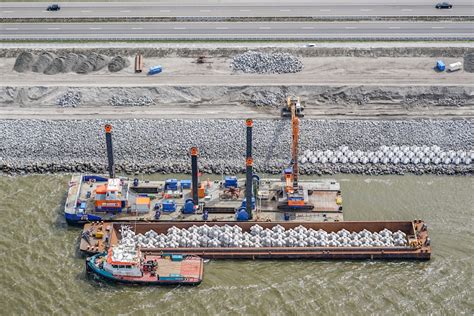 Dutch Dike Being Raised, Reinforced to Handle Sea Level Rise - Latest Construction News - Construo