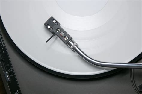 8 Best DJ Turntables (Guide & Reviews) - GlobalDJsGuide