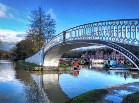 Even the canal bridges are beautiful. Braunston Marina, Northamptonshire. | Northamptonshire ...