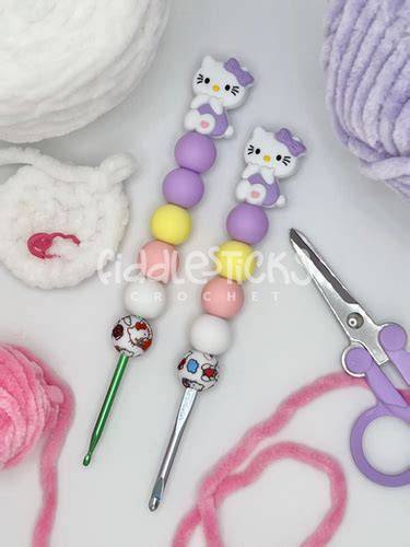 Hello Kitty (Purple) Crochet Hook | Fiddlesticks Crochet