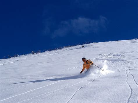 How to Safely Ski a Black Diamond Slope? | New To Ski