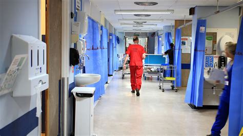 Bolton Hospital sees 'busiest A&E day ever' as COVID admissions rise