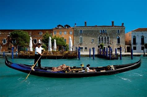 Finding the Best Gondola Ride in Venice | GloHoliday