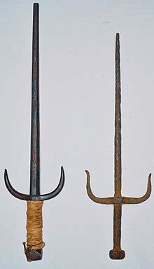 Sai (weapon) - Wikipedia