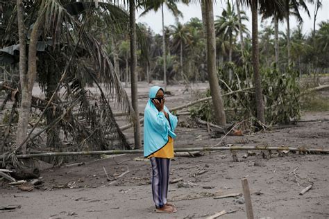 Indonesia volcano erupts again, rescue operations suspended | In ...