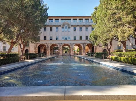 A Walking Tour of Caltech – Transiting Los Angeles