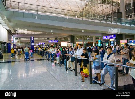 Arrivals Hall Hong Kong International Airport HKG Stock Photo - Alamy