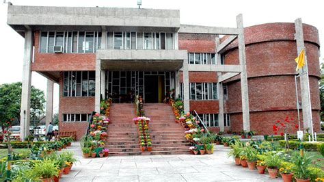 Punjab Engineering College (PCE) Chandigarh: Admission, Courses, Fees ...