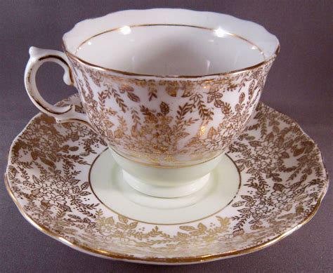 Colclough Bone China Tea Cup and Saucer 6605 Gold Flowers and Leaves Pale Green Band England ...