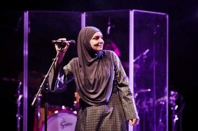 Sinéad O’Connor Dons Hijab for London Performance | About Islam