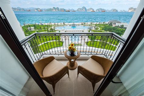 Best Luxury Hotels and Resorts in Halong Bay