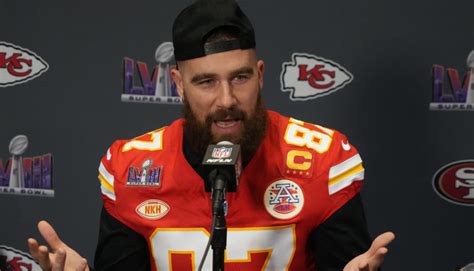 Travis Kelce gives legendary Super Bowl speech