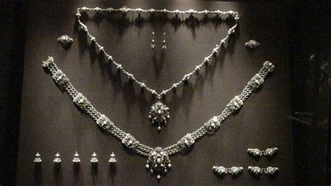 Jewelry of Imperial Treasury Collection - Best attractions of Hofburg Palace in Vienna | Vienna ...