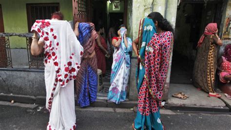 The many men of Sonagachi—India’s largest red light district — Quartz India