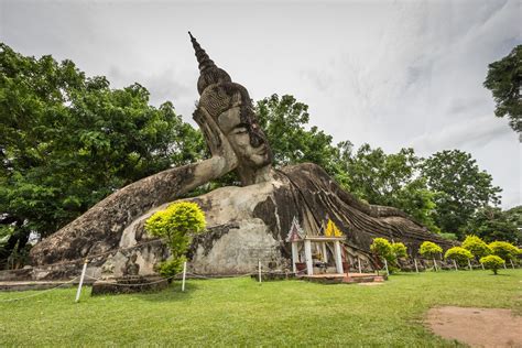 Best time for Xieng Khuan or Buddha Park in Laos 2024 - Best Season