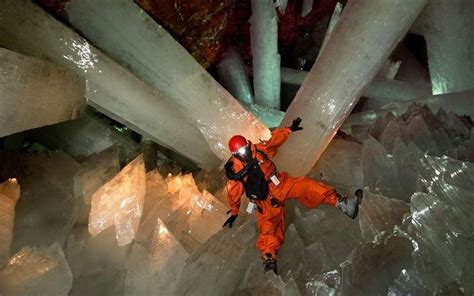 Giant Crystal Cave In Naica, Mexico - The Place Where Superman Was Born | Cavernas de cristal ...